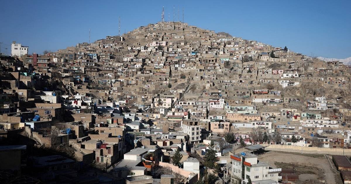 Explosions in Kabul amid border clashes