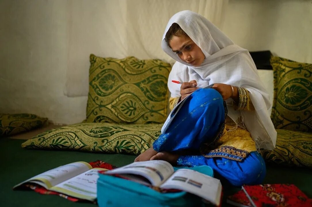 Photo of Afghan Girl Named Photo of the Year