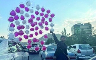 Детские продавцы в Афганистане создают экономическое напряжение