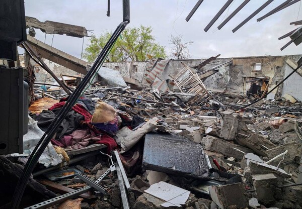 Afghan Minister Vows to Respond to Pakistani Airstrike