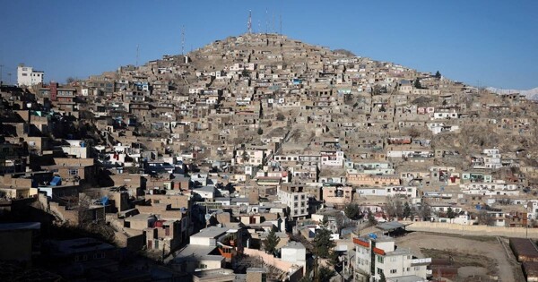 Explosions in Kabul amid border clashes